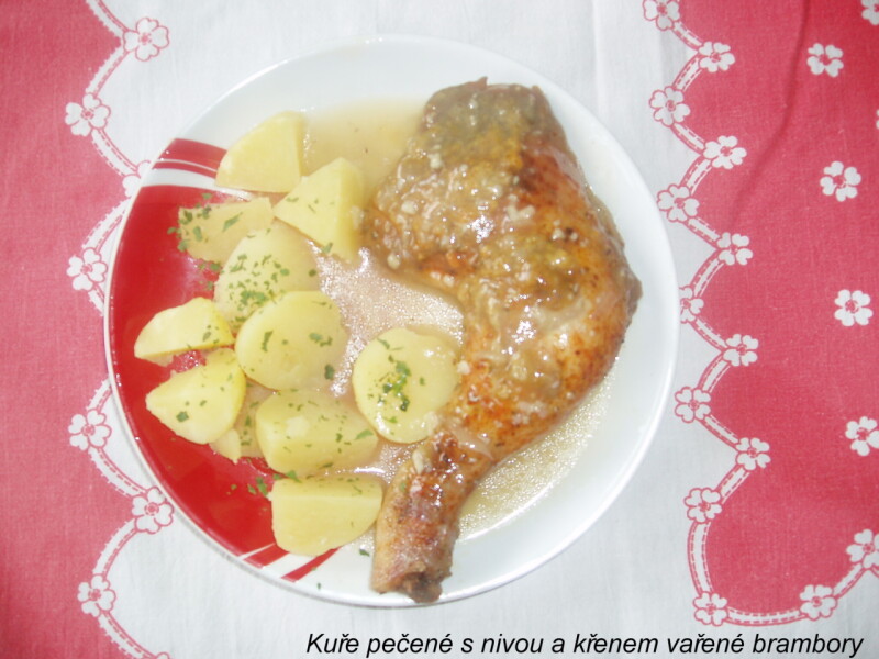 Kuře pečené s nivou a křenem vařené brambory